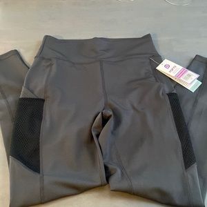 Pop fit leggings brand new with side pockets